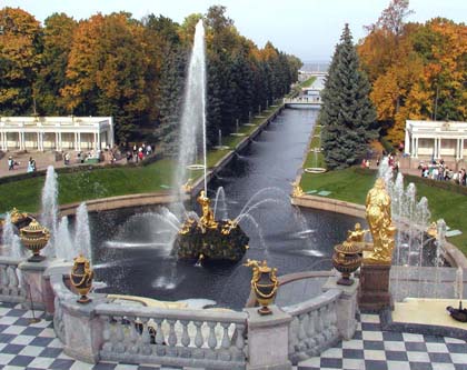 Peterhof_canal